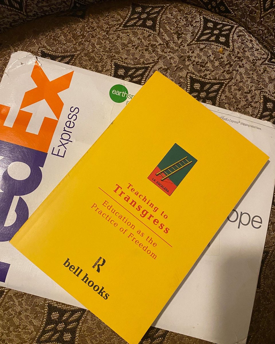 simoncharwey's tweet photo. In conclusion, “The terms of an ordinary classroom that society had deemed acceptable in the past are no longer applicable to the diverse group of minds within it.” - @bellhooksinst
#engagedpedagogy #classroom #teachingtotransgress #education #teaching #teachingandlearning https://t.co/xVjp1lpv4Q