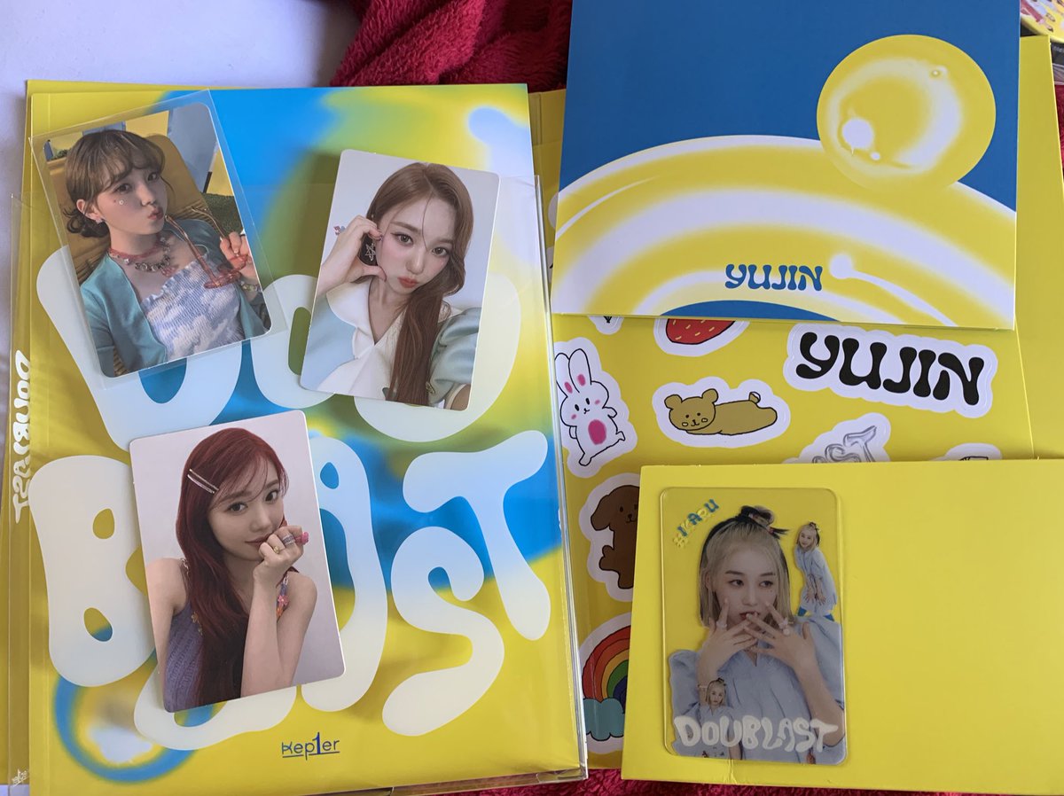 foryoungeun's tweet photo. meu doublast finalmente chegou e eu ganhei a yeseo, xiaoting, hikaru, yujin e ainda por cima o pob da chaehyun 🥺💗 https://t.co/05YNGvRpzF