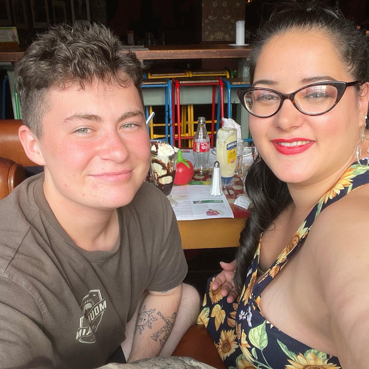 Powderpuff_Room's tweet photo. The best way to spend sunny days! 🌻 ✨

#blogger #fblogger #fashion #plussizefashion #psblogger #plussize #hellbunny #myhellbunny #summerdress #vintage #northampton https://t.co/9FVFjQLlWz
