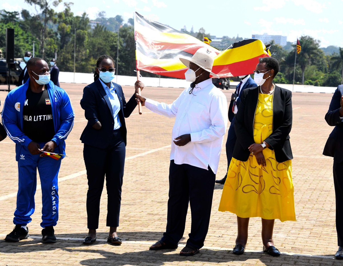 KampalaPost's tweet photo. .@KagutaMuseveni: "Together with Maama @JanetMuseveni, we flagged off the Teams for the upcoming Common Wealth games in Birmingham City, United Kingdom and the World Athletics Championships in the USA. I called upon our team members to exhibit discipline and teamwork." https://t.co/zpj7zzmyDY