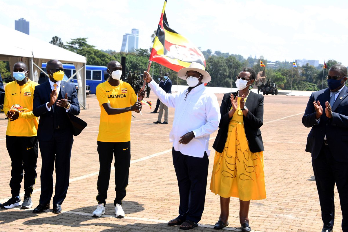 KampalaPost's tweet photo. .@KagutaMuseveni: "Together with Maama @JanetMuseveni, we flagged off the Teams for the upcoming Common Wealth games in Birmingham City, United Kingdom and the World Athletics Championships in the USA. I called upon our team members to exhibit discipline and teamwork." https://t.co/zpj7zzmyDY