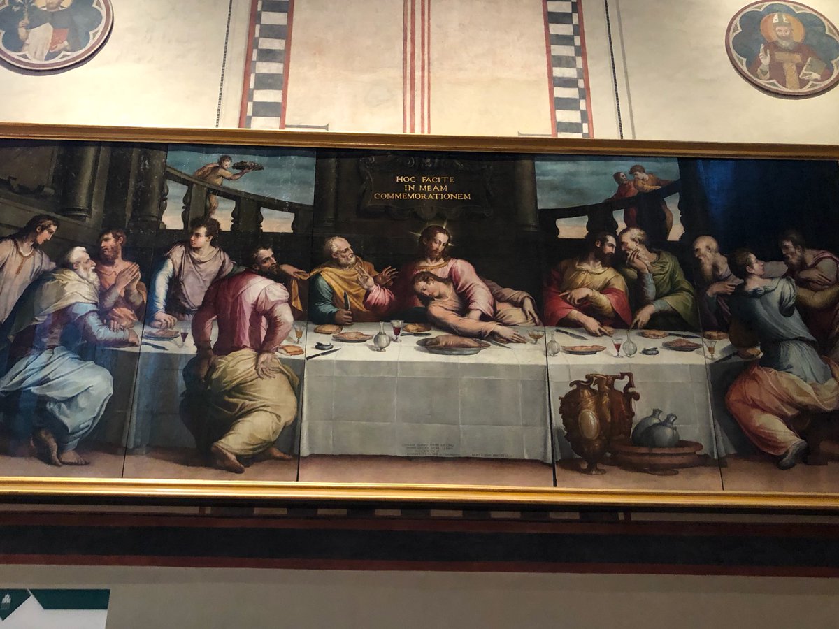 SmileFirenze's tweet photo. サンタクローチェ教会 にて

フレスコ画じゃない
板絵の“最後の晩餐”は  珍しく、
見入ってしまいました。 https://t.co/QqVWbHFoJe