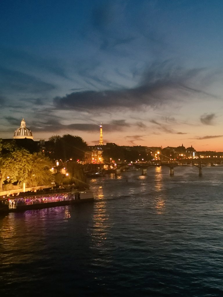 I am so thankful to be part of #FENS2022 conference in #Paris for the first time! Nice discussions during my poster presentation about the role of #ANKB in #epilepsy, and many great talks that inspired me! 🧠🔬 #neuroscience