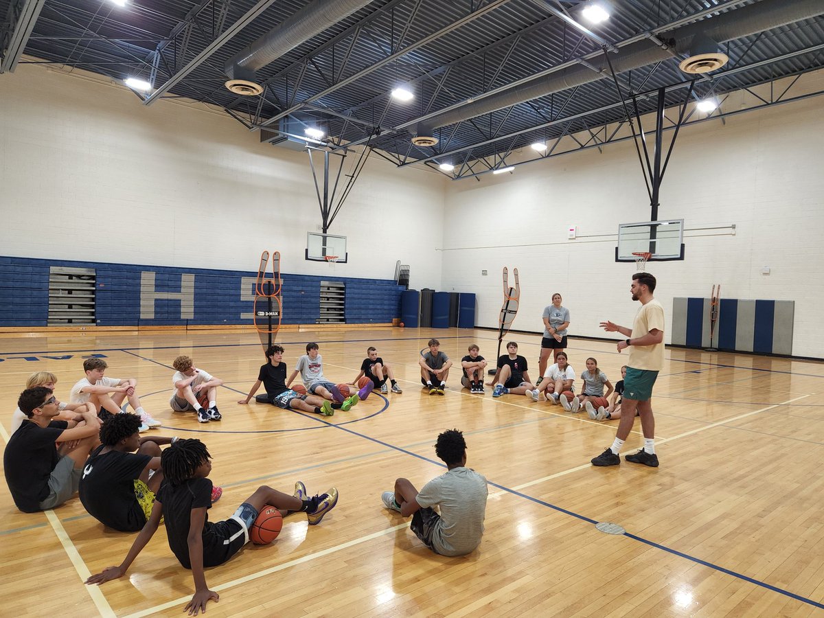 CoachZwashut's tweet photo. HS summer camp underway. Huge shoutout to Alumni @nickpotthoff for talking to our students about his journey playing at CS, in College, and playing in Europe. Takes more than skill to make it to the next level. Next guest speaker set for Wednesday. #FlywithUs
@BasketballCSHS https://t.co/MbSzBvX2FU