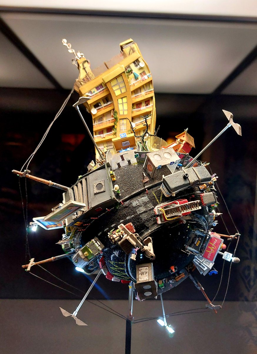 SharmL's tweet photo. The #SmallIsBeautiful exhibition in South Kensington is absolutely amazing. I was in awe of the patience, creativity and skill of the 34 artists on display. Every exhibit is a wonder to behold #FeverUK #London #art #minatureart https://t.co/tw6qAvCju1