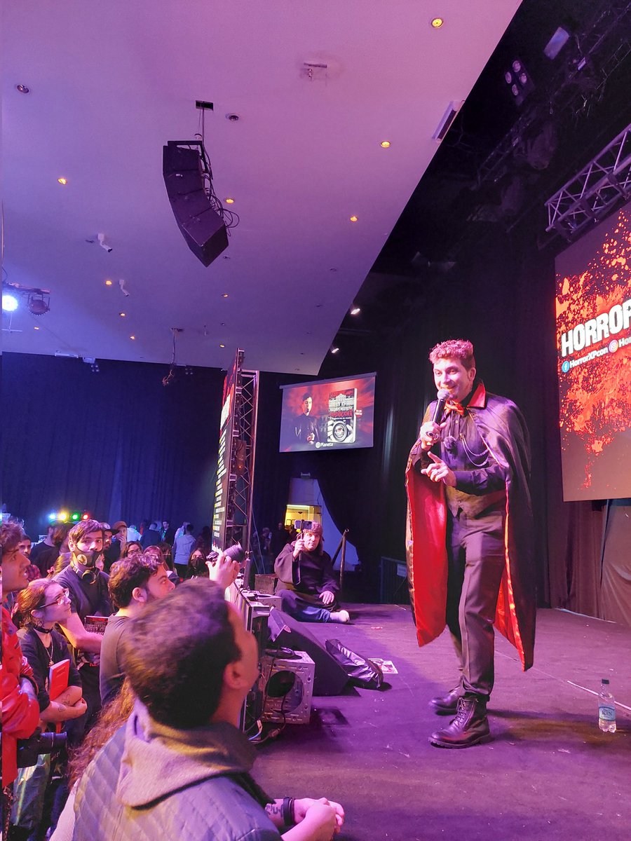 PlanetaLibrosAr's tweet photo. Algunas imágenes que nos dejó la presentación del libro #ExploraciónX de @MagnusMefisto_ en la #HorrorXP https://t.co/3EP5eq88MU