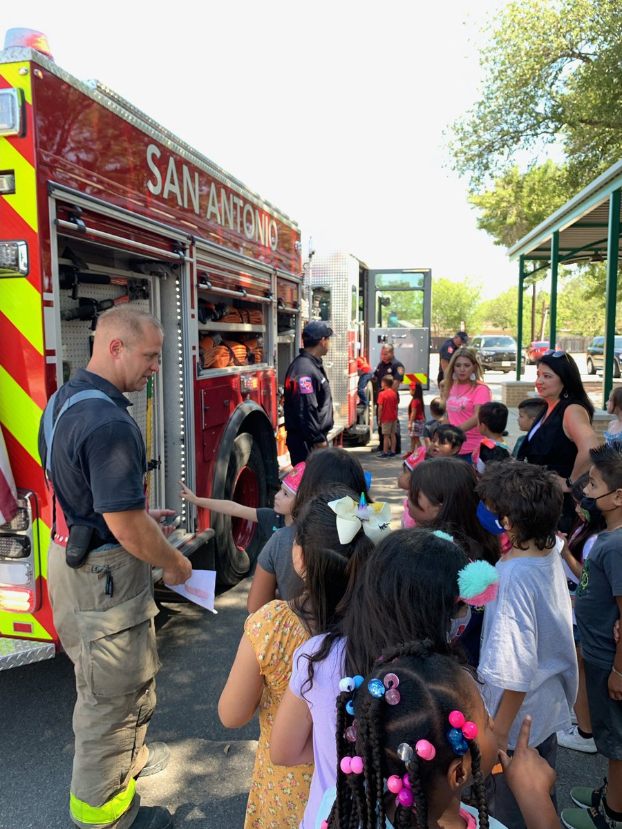MVESummerSchool's tweet photo. SAFD was @MVESummerSchool today to present for the Pre-K/K classes. https://t.co/7akpdbCqFs