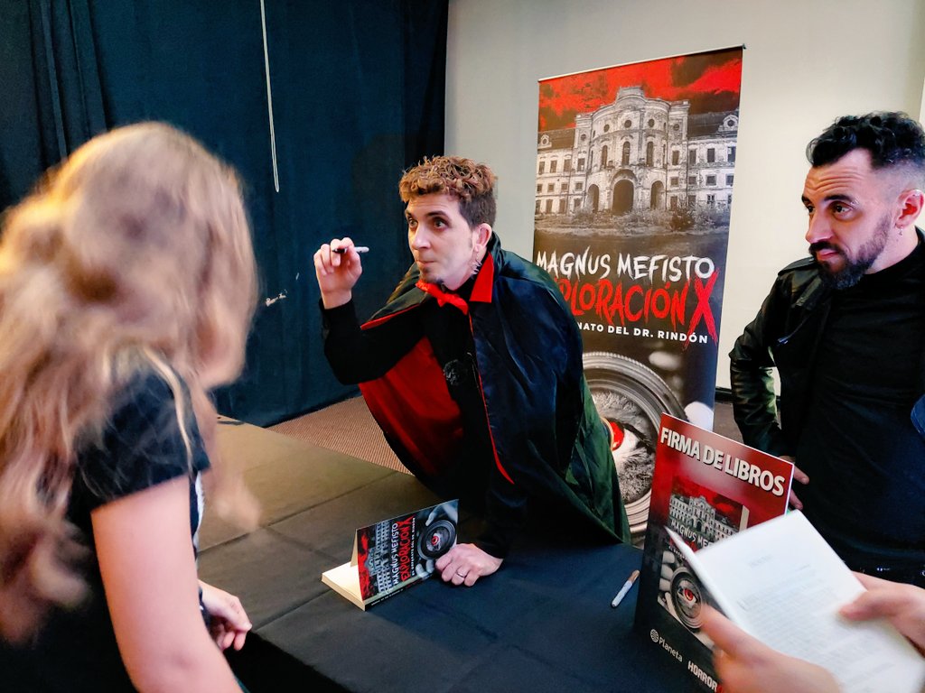 PlanetaLibrosAr's tweet photo. Algunas imágenes que nos dejó la presentación del libro #ExploraciónX de @MagnusMefisto_ en la #HorrorXP https://t.co/3EP5eq88MU