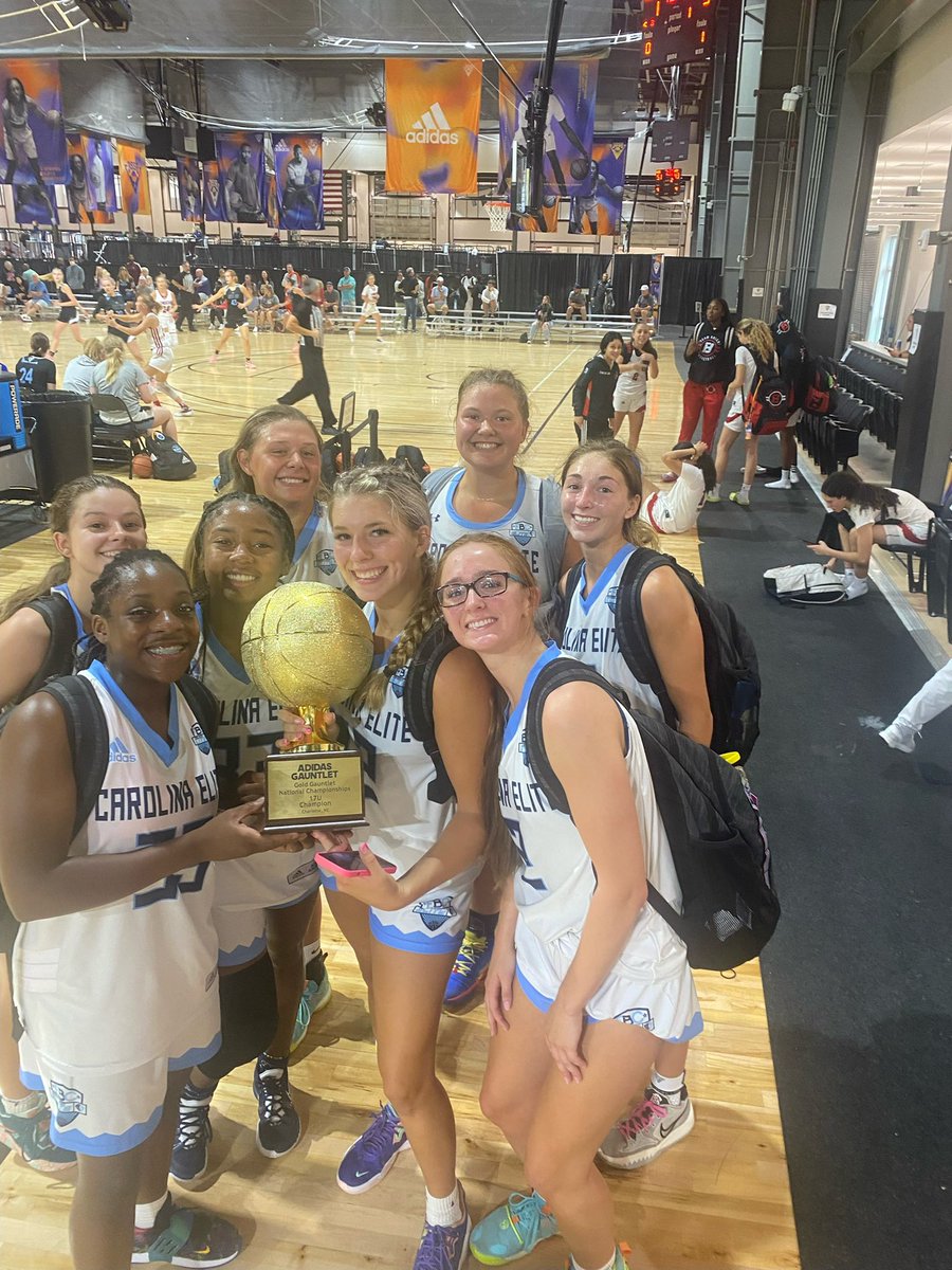 Madison Young tweet media