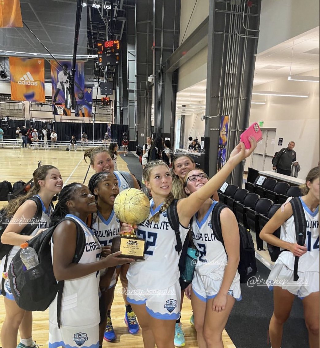 Madison Young tweet media