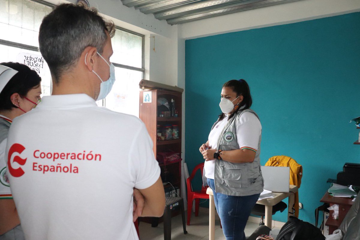 JAL_1966's tweet photo. Hace años que @AECIDColombia, a través de varios proyectos sociales, apoya al pueblo awá de Nariño. Por ello  comparto mi  preocupación por los graves hechos  que vienen afectando últimamente a esta comunidad. 🇪🇸 apoyará siempre todo esfuerzo para su protección. 
@EmbajadaEspCol https://t.co/PzwLNYiDaI