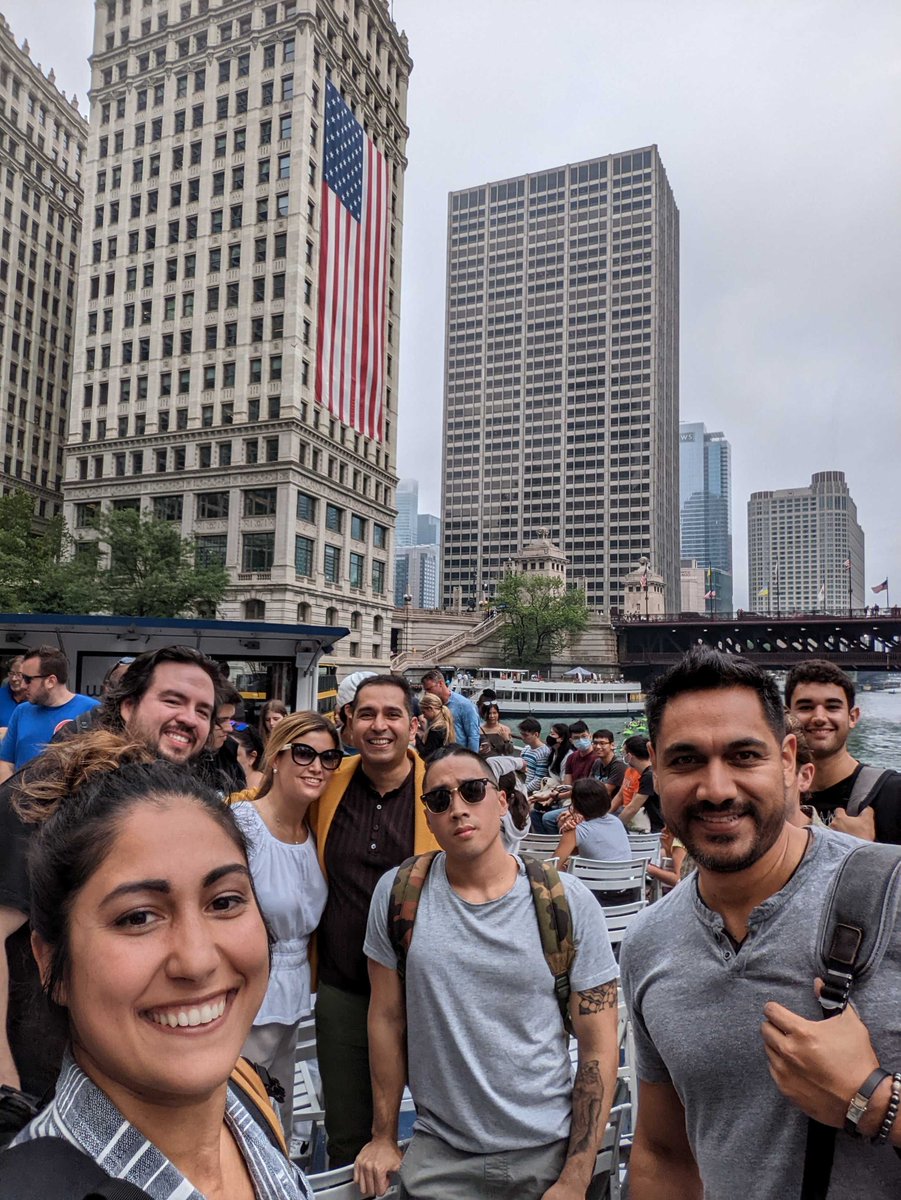 TangoCode's tweet image. Had a wonderful day this past Friday celebrating with (most of) our US team after capping off a GREAT close to Q2!
In the morning we met at a coworking space to connect and collaborate on a few projects before setting sail on an architecture tour through downtown Chicago ⛴ 🏙