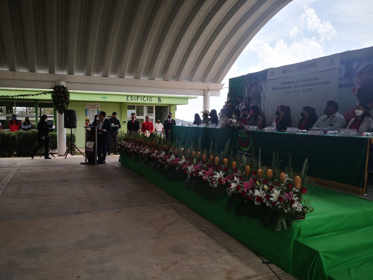 Cobaem68's tweet photo. Graduación de una generación mas. Con mucho orgullo despedimos a los alumnos de la generación 2019 - 2022, ya que nos demostraron que pese a las adversidades que a nivel mundial 🦠💉 nos enfrentamos durante este tiempo, lo lograron 🥇🥇🎉. 

#graduacion2022 
#SomosFamiliaCOBAEM https://t.co/L75i1i3HYd