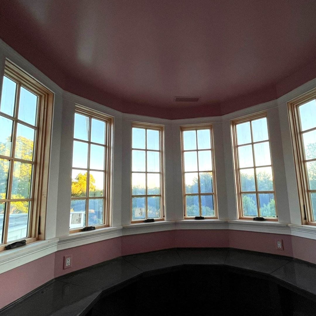 BurrRSW's tweet photo. These @themarvinbrand Elevate casement windows with bare pine interior and almond frost surrounds bring ample amount of natural light into this room!

#BurrRSW #lifeimprovinghomeimprovement #Marvinelevate #newwindows #naturallight #cthomes #newenglandliving https://t.co/3MWVKuE9BG