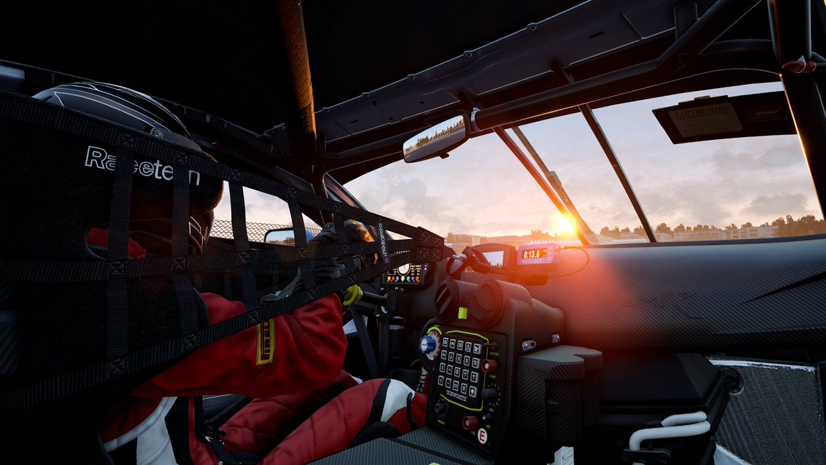 henzeroZA's tweet image. Well, that was a solid run in the @Mettlestate @RaceFacePro @IncConnection 4hr at Kyalami, after dropping down to 37th in the first lap, we managed to get back into it and finished 21st in the @EaterSyn powered AMR.