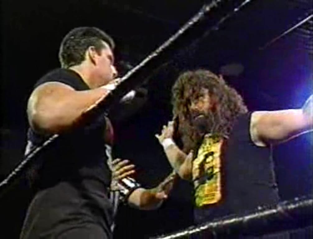 SrAlexGomez's tweet photo. Cane Dewey y una pancarta que desató una promo histórica: Mick Foley, ECW, el anti-hardcore y sed de sangre de Philadelphia. Es #PromoClass.
🔐 Episodio para mecenas (1,49€)
🗣️ Con @siuplex
🎙️🟠 https://t.co/kd9ykPKSVQ
🎙️🟢 https://t.co/XiKilTi8x0
🎙️🔴 https://t.co/rJLnIUJ7tw https://t.co/ytIdJHvSnA