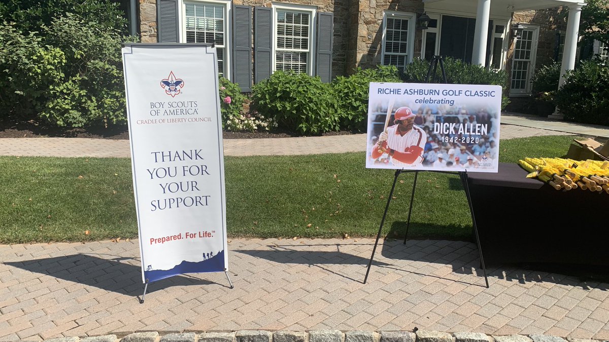 richrdallen2's tweet photo. Having a great time at the 37th Annual Richie Ashburn Golf Classic! Thank you Boy Scouts Of America for honoring my father. #boyscoutsofamerica #dickallen15 #stdavidsgolfclub https://t.co/4yCTjpIQqI