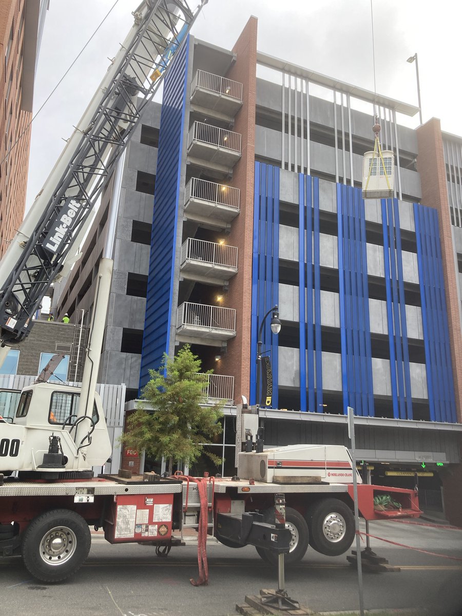BridgePointNC's tweet photo. Saturday was crane day for the roof top equipment at DurhamID. 
#cranes #generalcontracting #projectupdate #downtowndurham #durhamnc #womeninconstruction https://t.co/VU1o6VPT1i
