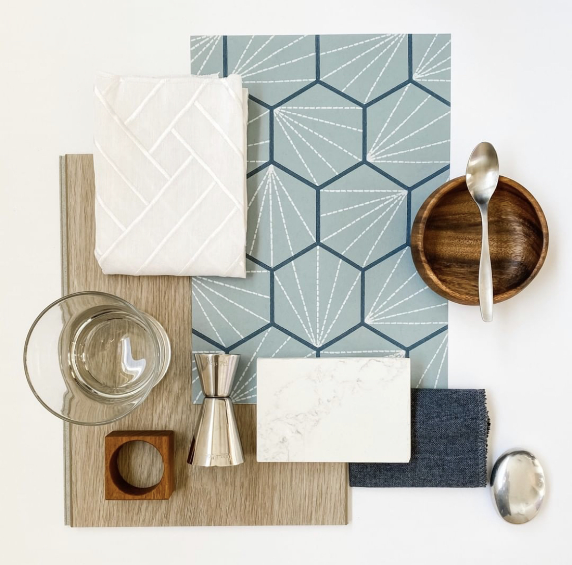 It's such an easy stroll when choosing our flooring. With wide variety of collections and colours, there is something for everyone🤭 
•
Flooring - Luxury Vinyl - Easy Stroll
Collection - SureWood Plus
•
Visit our website and order free samples!
Product link in the bio.