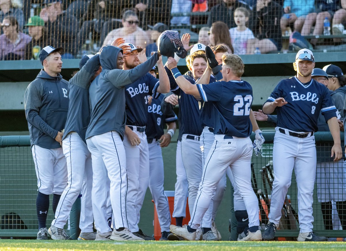 The Bells are first half champs! Hit the link below to read about the key factors that led the Bells to the best record in the WCL ⬇️

bellinghambells.com/the-bells-are-…