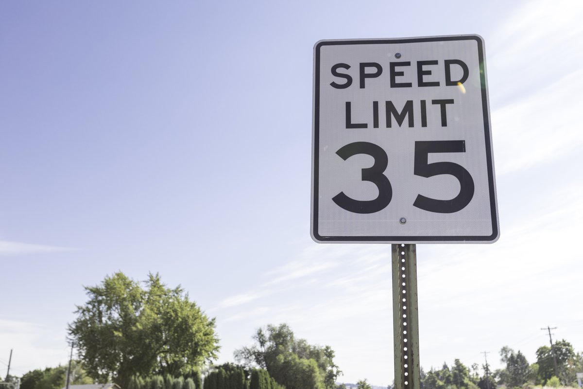 nh_ohs's tweet photo. 48.3% of motorists reported exceeding the speed limit by 15 mph on highways, while 41.5% admitted driving 10 mph over the posted speed limit on residential streets. 🛑🛑🛑 #SlowDown #SpeedLimit #ObeytheSign https://t.co/EnqcJxADkF