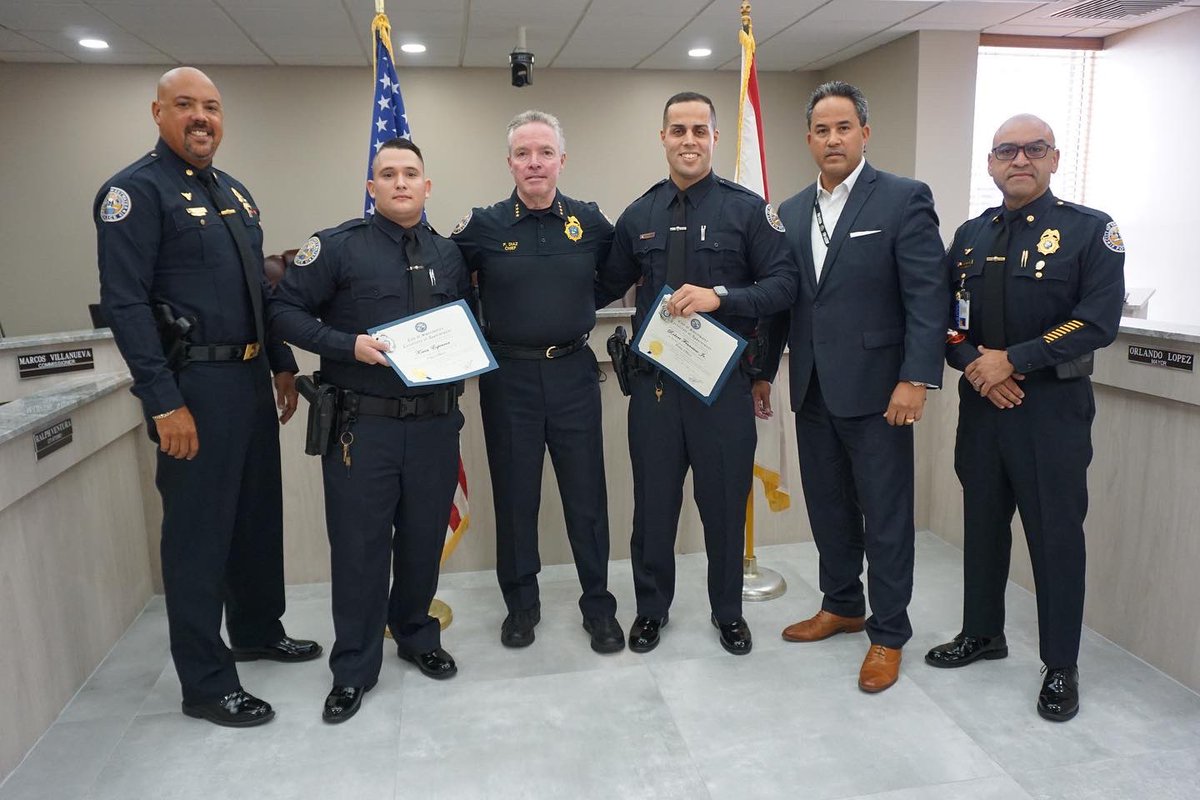 SweetwaterMayor's tweet photo. Our police department continues to grow as we welcome two new police officers!

These two officers come from West Miami PD. Their years of experience have given them the training and skills needed to protect and serve our community with integrity. https://t.co/DCm04rpGyS