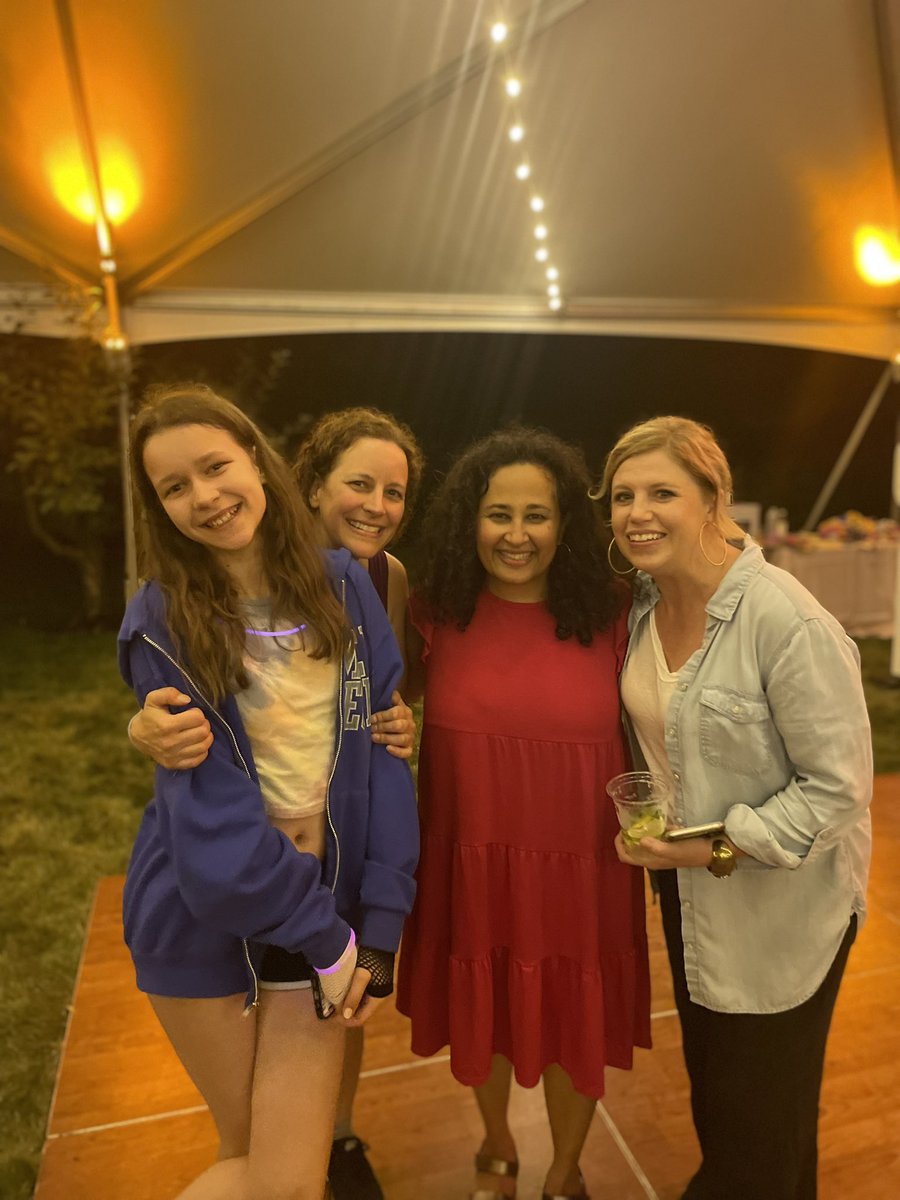 Dee Romito tweet media