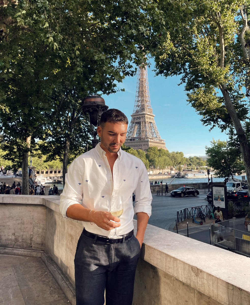 Liuk54's tweet photo. One night in Paris 🥂 #parigi #france #paris https://t.co/VesAaInEB5