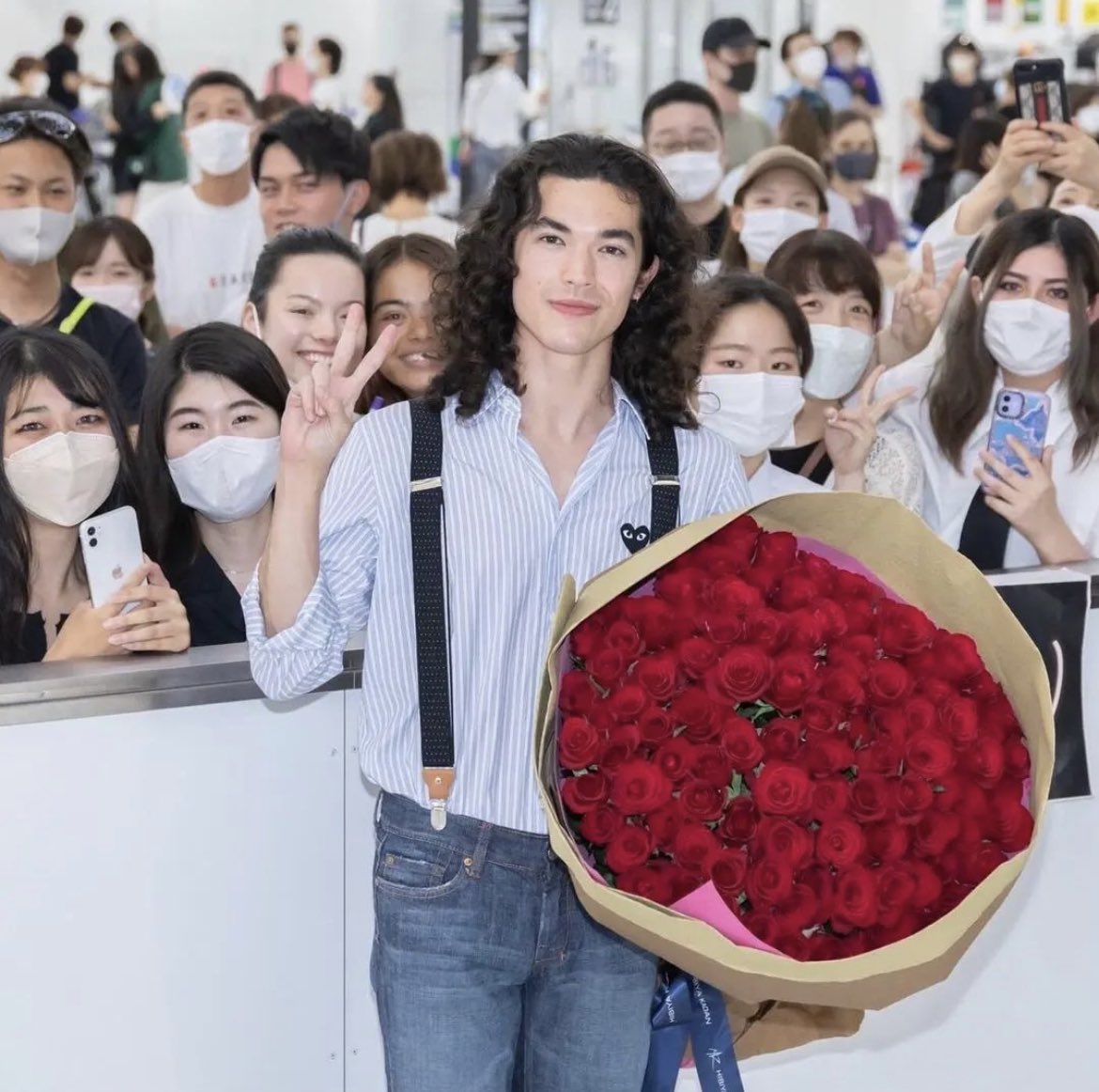 hourIyconan's tweet photo. conan in japan today :,) https://t.co/fbUmF6MzgQ