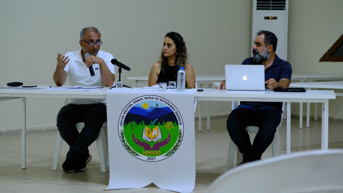 DernegiSamandag's tweet photo. Maden ocağına karşı direnen Arsuz’un Höyük Köyü’nde Mutlu Parlar’ın moderatörlüğünde Prof. Dr. Mehmet Zencir ve Av. Mehmet Horuş’un katılımıyla “Çevresel Etkiler Açısından Madencilik” başlıklı paneli gerçekleştirdik.
#EvvelTemmuz 
#EvvelTemmuzZamanı https://t.co/w8xAAe17OM