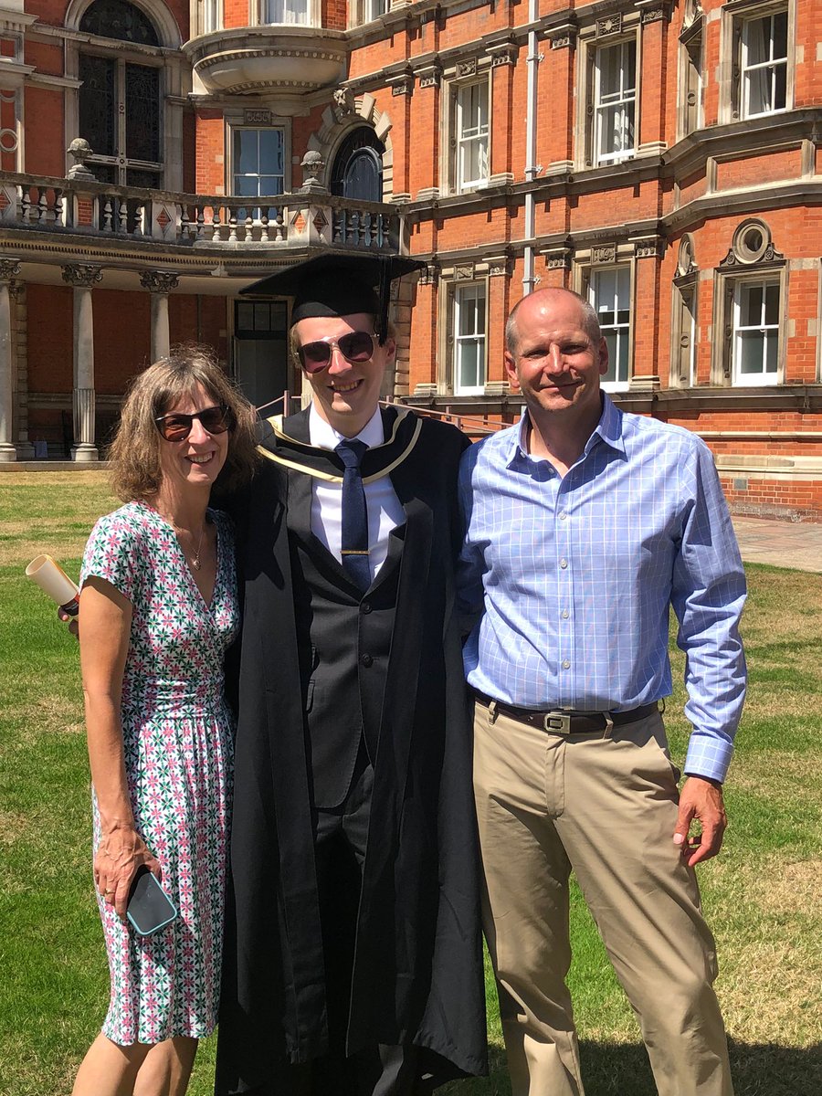 ArranReedman's tweet photo. I am very proud to have graduated from @RoyalHolloway today, with a First Class Honours degree in Computer Science!

And now I head off into the big, bad world! Wish me luck! 😂 https://t.co/ct9xg7BkIp
