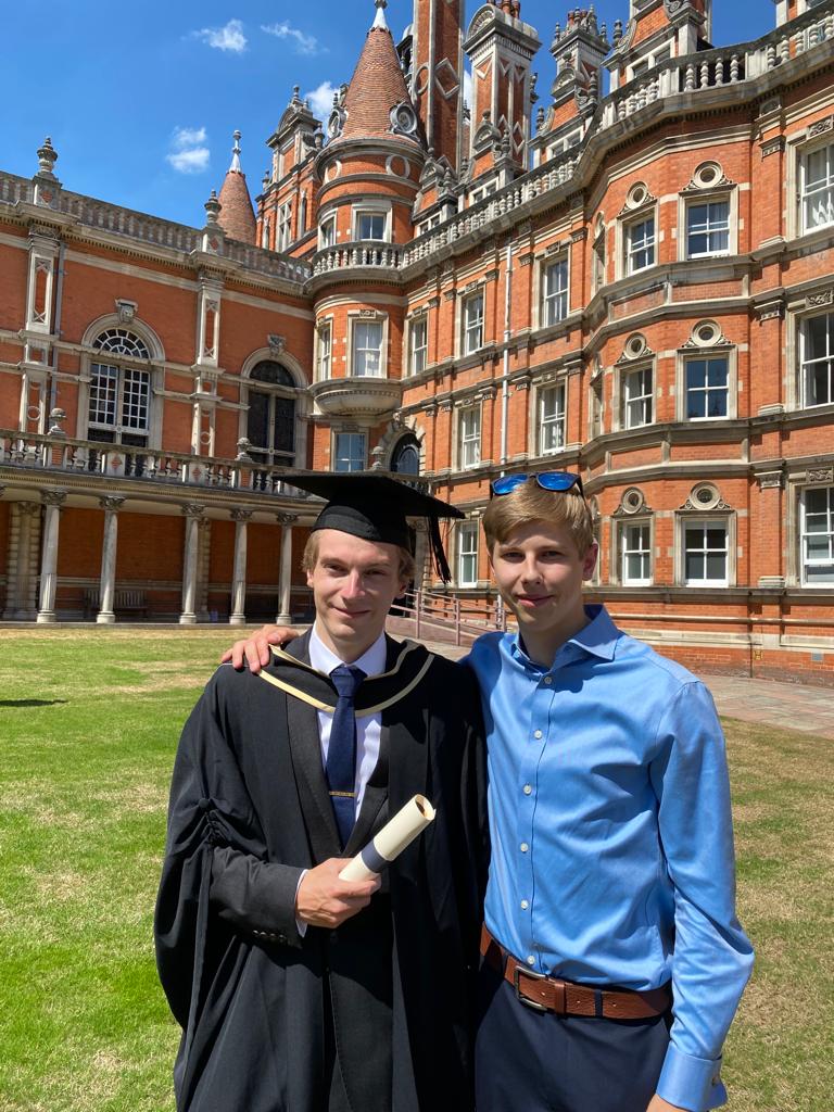 ArranReedman's tweet photo. I am very proud to have graduated from @RoyalHolloway today, with a First Class Honours degree in Computer Science!

And now I head off into the big, bad world! Wish me luck! 😂 https://t.co/ct9xg7BkIp
