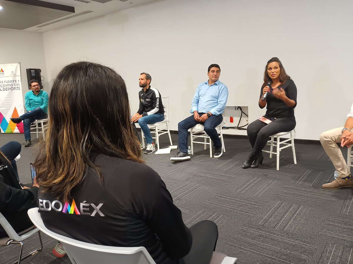 IDEM_Edomex's tweet photo. Interesantes puntos de vista comparten panelistas en el “Conversatorio Deportivo” en el Congreso del Deporte Edoméx “De la Cultura Física al Deporte de Alto Rendimiento”. https://t.co/hvaQuSkGXp