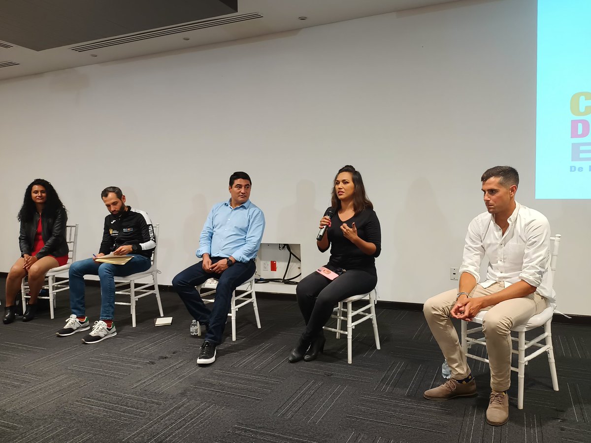 IDEM_Edomex's tweet photo. Interesantes puntos de vista comparten panelistas en el “Conversatorio Deportivo” en el Congreso del Deporte Edoméx “De la Cultura Física al Deporte de Alto Rendimiento”. https://t.co/hvaQuSkGXp