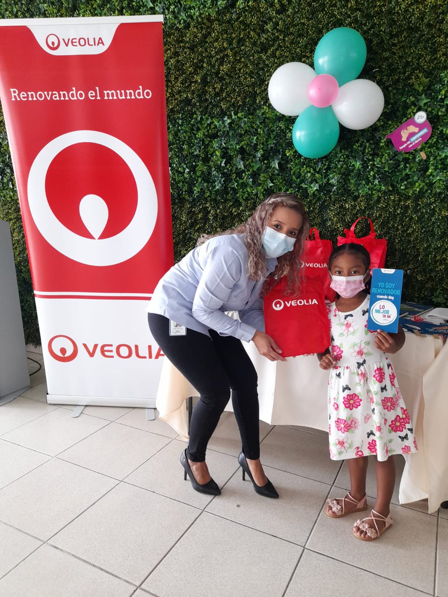 Veolia_Panama's tweet photo. En Veolia Panamá celebramos la "Semana del Servicio" Arrancamos la semana compartiendo con nuestros mejores aliados; nuestra comunidad, nuestros clientes🙌🫂

Acércate y vive la experiencia de ser un renovador por el Distrito de La Chorrera 💚💛
@alchorrera https://t.co/rp0LqHxl8U