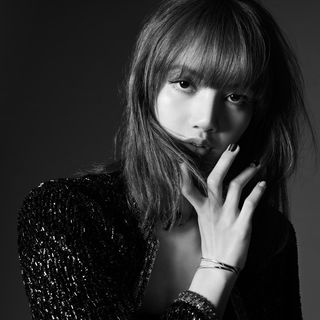 Hadjerlotus3's tweet photo. #respectlisa 
@rollingstonekor
 hi the article You wrote is  really inappropriate and disrespectful. I hope you know how to use the right words as a professional writers and media. Respect #LISA and kindly fix your article. Thank you! https://t.co/lCe5LiNunX
