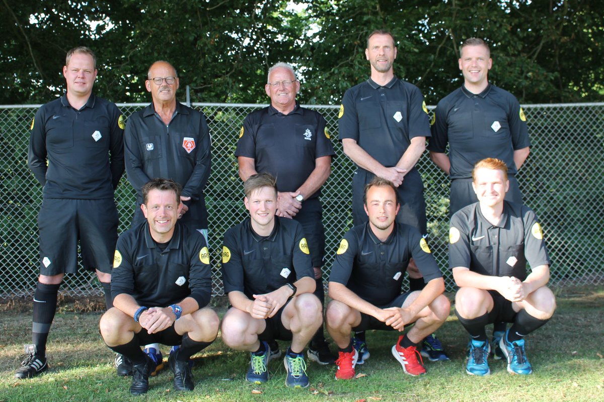 MauricePaarhuis's tweet photo. Diverse (lokale) media hebben aandacht geschonken aan het feit dat 13 SNO leden zijn gepromoveerd. Lees er meer over via onderstaande link #Arbitrage #Promoties #SNONijverdal

https://t.co/pLe883Ux0x https://t.co/1wmfnjBciC