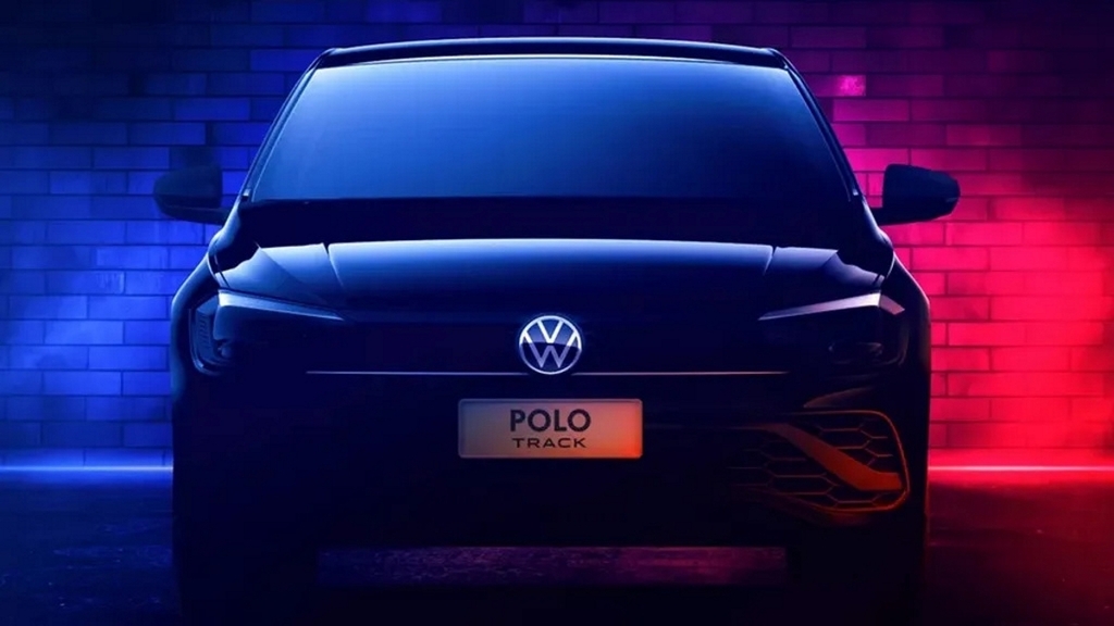 PortalVRUM's tweet photo. Polo Track chega em 2023; como será o modelo de entrada da Volkswagen?. Polo Track substitui o Volkswagen Gol como o modelo de entrada da marca no Brasil. Confira o que esperar do veículo que chega em 2023. #taquase #pedrocerqueira #mercado  https://t.co/bMAAwnFr68 https://t.co/pk4AILVudP