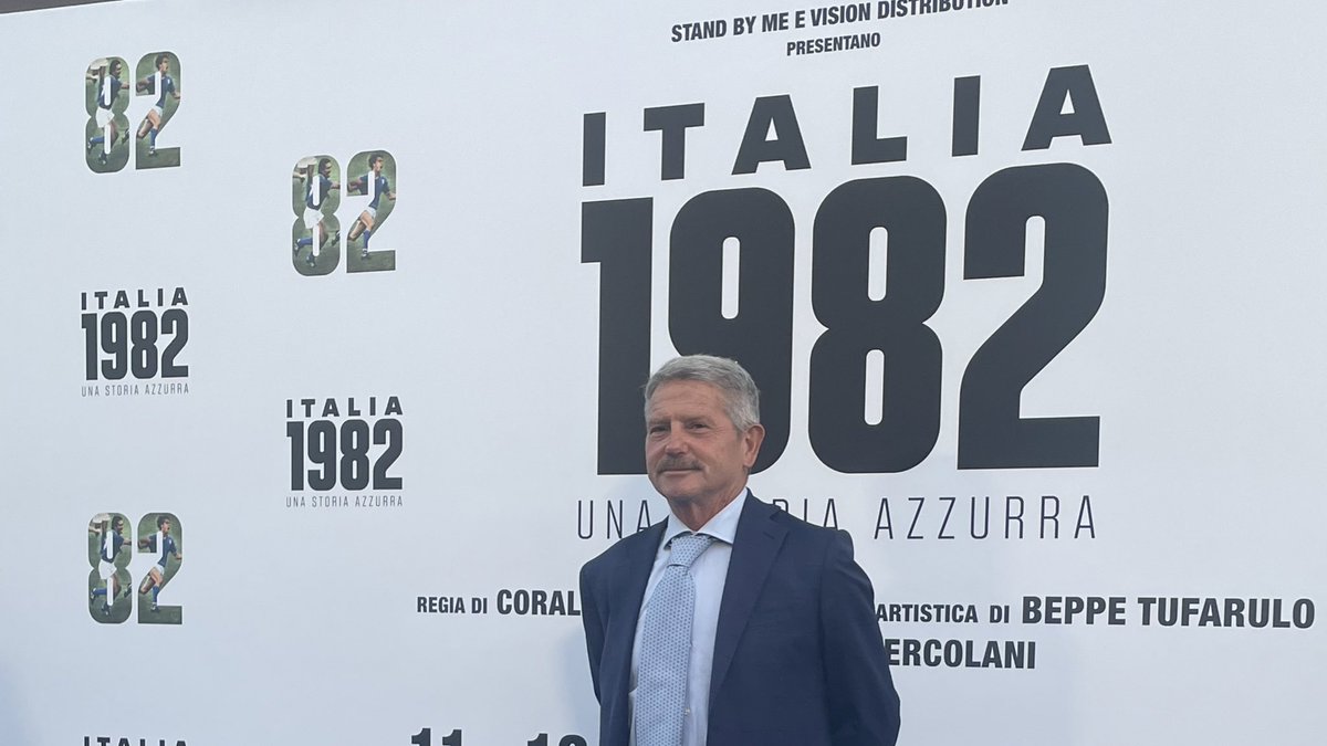 Museo_MAXXI's tweet photo. #Italia1982 - Una Storia Azzurra, il ricordo di uno dei momenti più brillanti dello sport più amato dagli italiani viene celebrato questa sera #alMAXXI insieme ad alcuni dei protagonisti che hanno resto quel sogno una realtà https://t.co/S0BQSV3Dzl