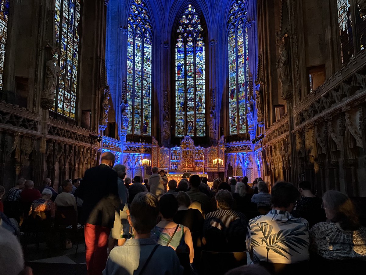 davidbartonmus's tweet photo. The bliss of a cool @LichfieldCath after a hot day, with a late night @lichfestival concert with @RachPodger π» #LF40 https://t.co/DBez9k4xgp