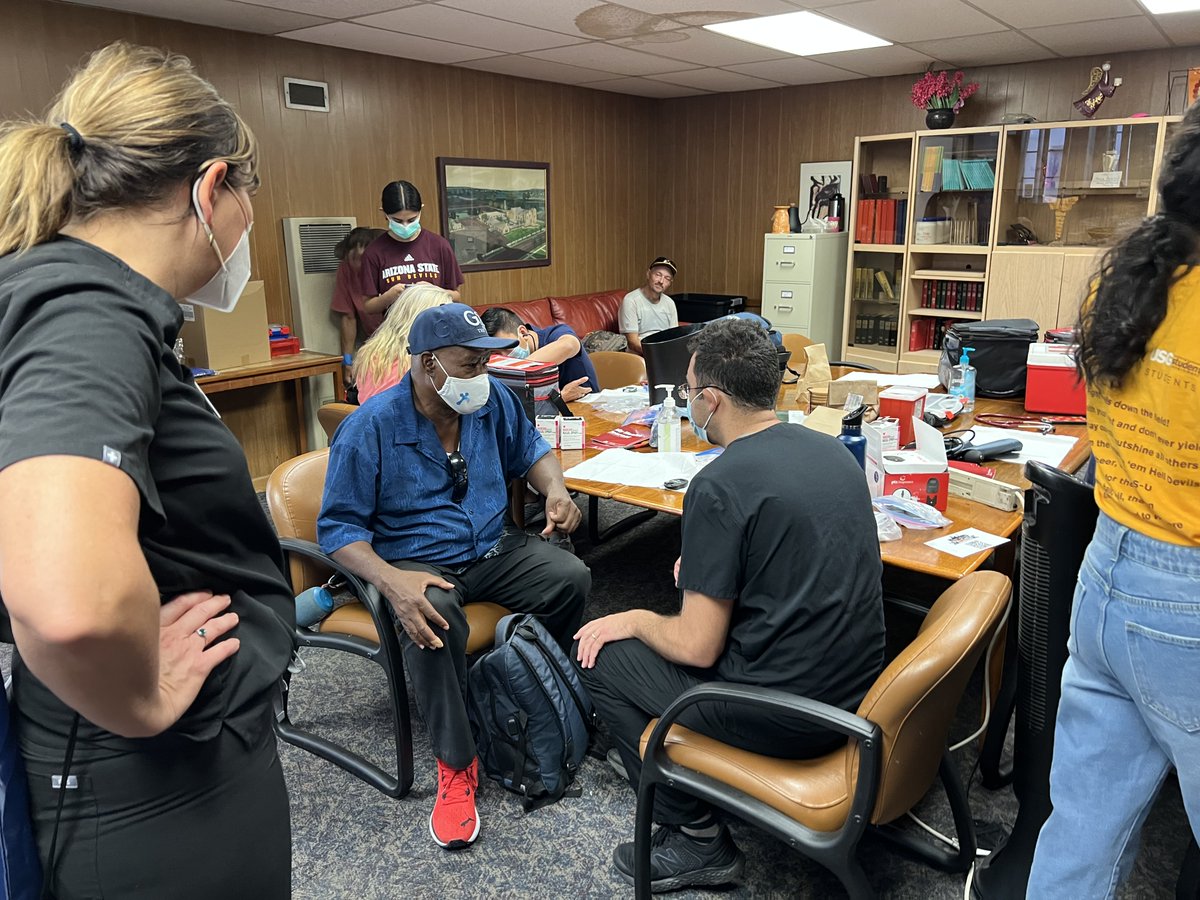 StreetMedPhx's tweet photo. Yesterday @StreetMedPhx hosted a 2:1 #StreetRun starting the AM @ GraceLutheran #Church &amp; finishing outside the @HSCPhx. Big shout out 2 all our #volunteers &amp; #partners like @HeatReadyPHX donating #heatrespite supplies during #Phoenix's hot #summer months.

We❤️our community! https://t.co/6Ff5zF0p6B