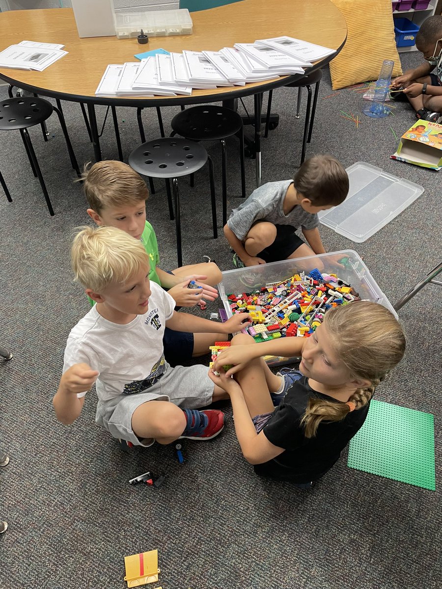 Today we started our day with games and art. It’s the best way to get to know one another and have a great beginning to our day.