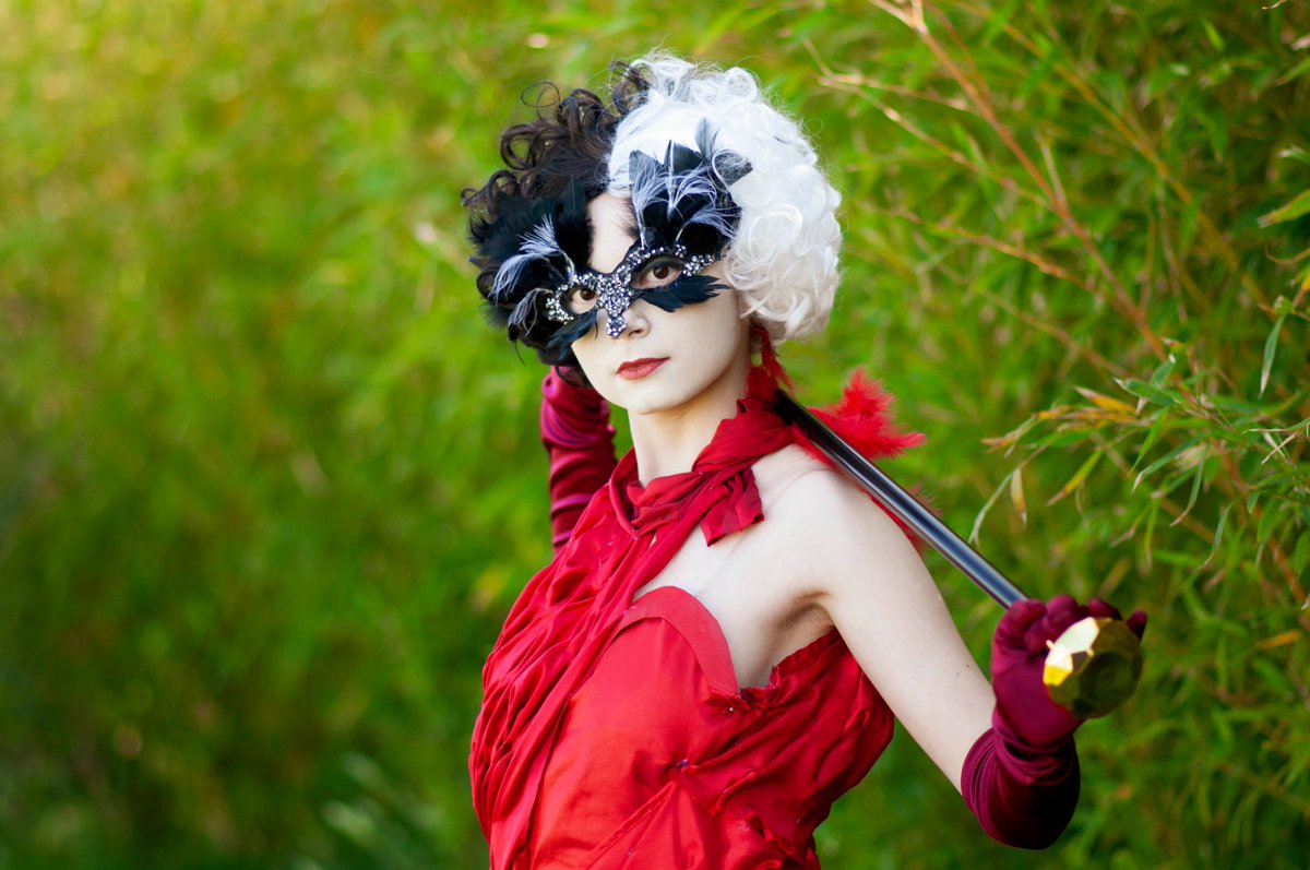 BinaPhotographe's tweet photo. Cruella DeVil

#cruella #cruelladevil #cosplaygirl #instacosplay #cosplayfrance #cosplayphotography #crudeliademon #cruellacosplay #cruelladevilcosplay #disneyplus #disneymovie #EmmaStone #dalmatian #disneycosplay #villains #disneyvillains #cosplaydisney #disney #cosplayers https://t.co/Gj4tzpnva4