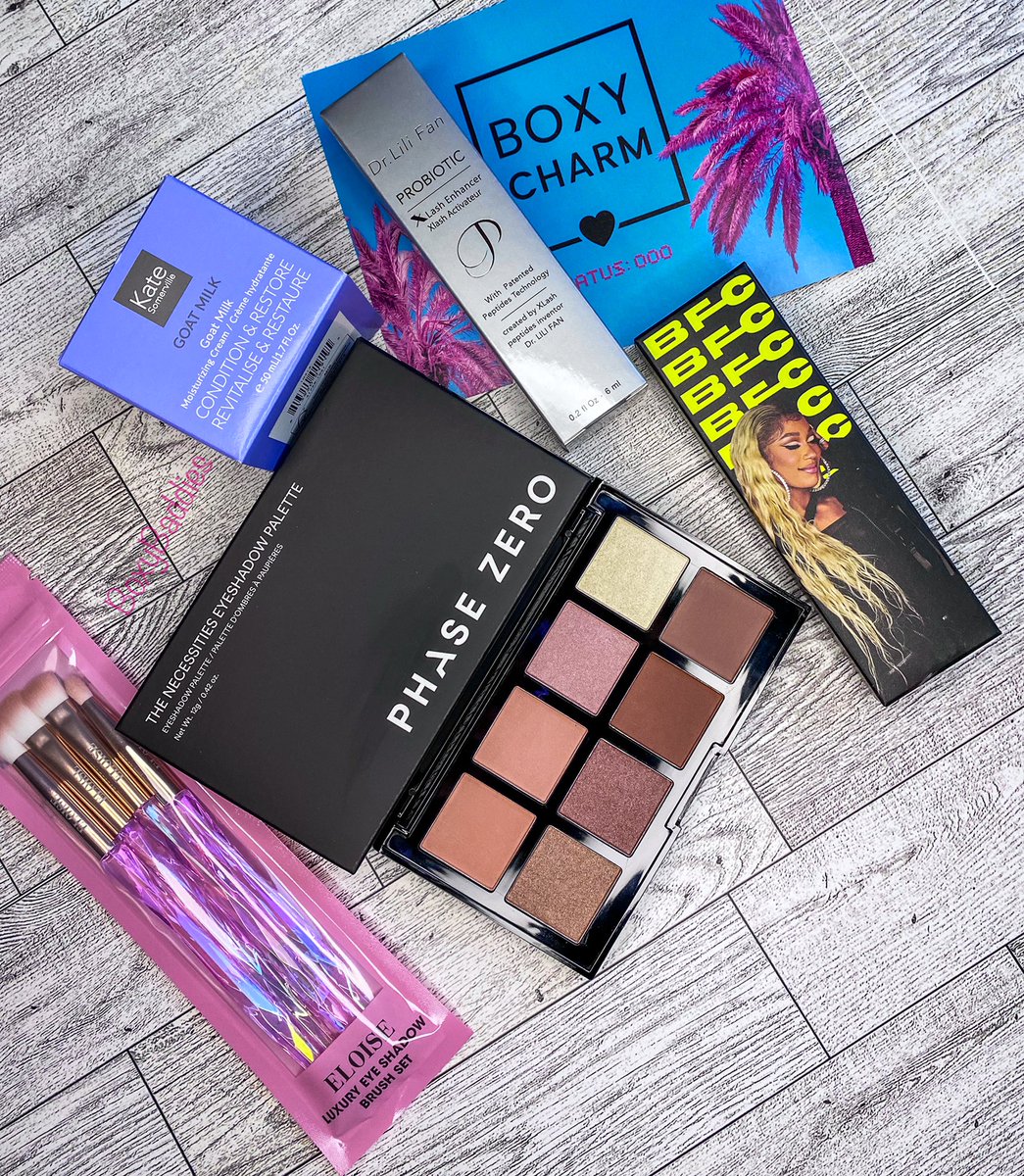 BoxyBaddies's tweet photo. My July Boxycharm Base ⛱

Phase Zero The Necessities Eyeshadow Palette
Kate Somerville Goat Milk Moisturizing Cream
Eloise Beauty Prism Eyeshadow Brush Set
Beauty For Certain Whole Lotta Mascara
Dr Lili Fan Probiotic XLash Enhancer

#boxycharm #giftedbyboxy https://t.co/6AvwkLEjIK