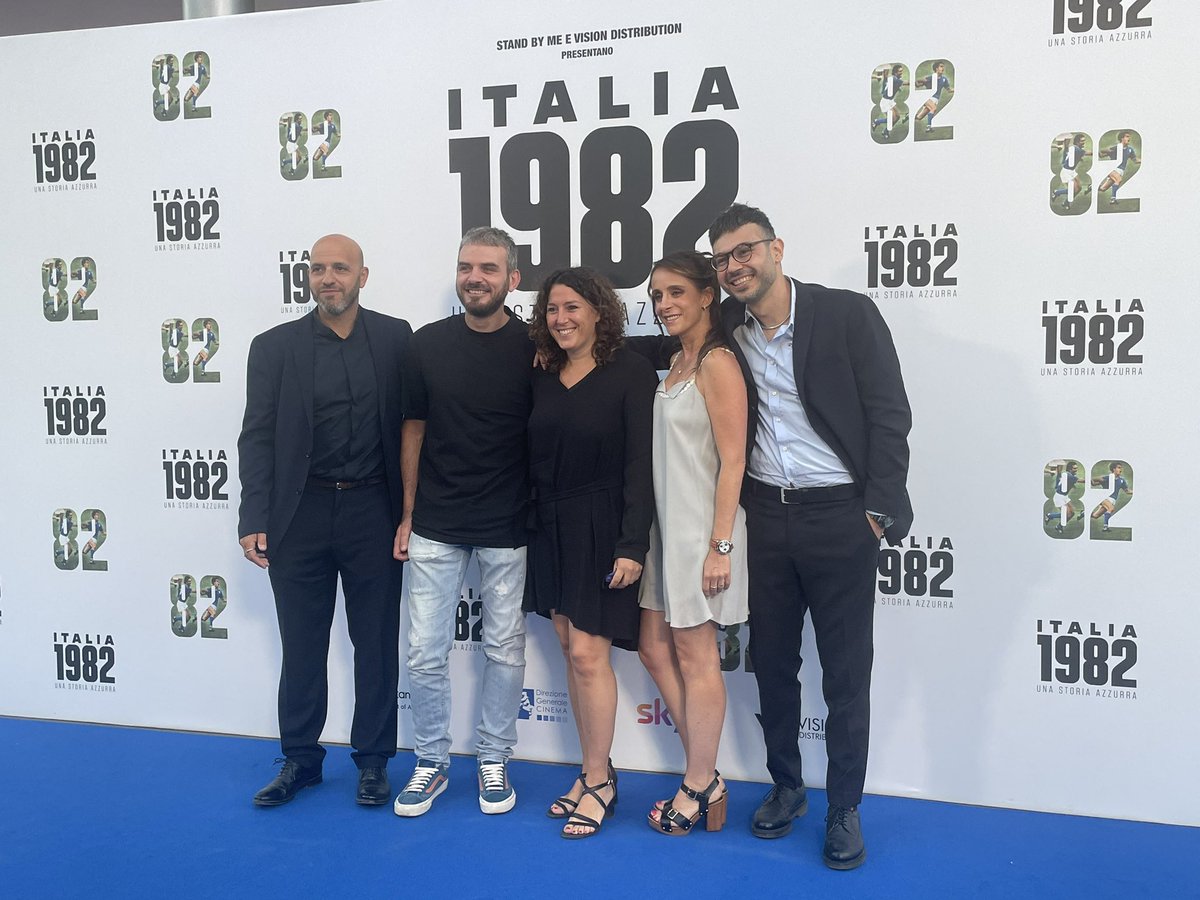 Museo_MAXXI's tweet photo. 1982-2022, dopo 40 anni il ricordo della grande squadra che ha portato l’Italia nell’Olimpo del calcio mondiale. Questa sera la storia dello sport rivive #alMAXXI con la proiezione del documentario #Italia1982 - Una Storia Azzurra https://t.co/1t3PRN90TO