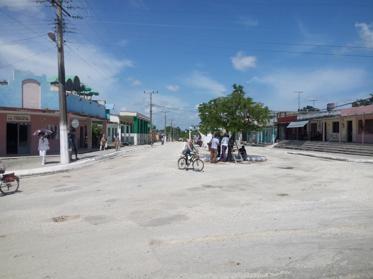 Vicepresidenta0's tweet photo. Asi de tranquilo se encuentra el Consejo Popular de Tamarindo a esta hora de la tarde. #FlorenciaVaConTodos #CiegodeAvila #Cuba #CubaPorLaPaz https://t.co/UdYyyyDqpr