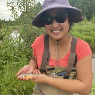 Move over men holding fish in their profile pics.