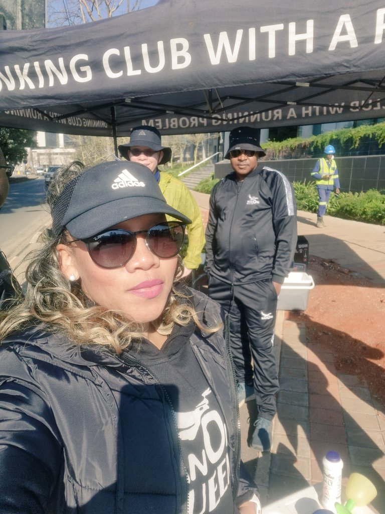 premeditatedgal's tweet photo. #WeekendShandis #AwesomeThreesome Manoni waterpoint duties. With the original #skippasamanyora https://t.co/Foby3hiHX8