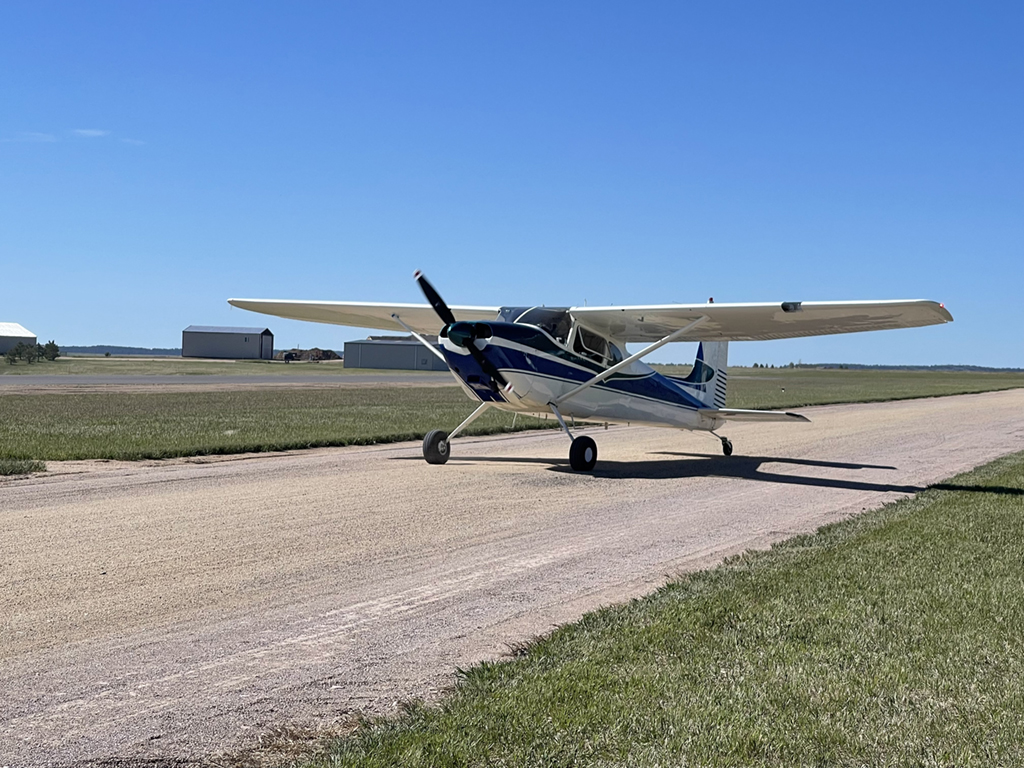 AvPropNetwork's tweet photo. Some APN folks (Joanne and Spencer) flew to Kelly Air Park (CO15) for the Pancake Breakfast Fly-In on Saturday. Much fun was had by all!
#Aviation #Airports #FlyIn #Flying #PancakeBreakfast #FlyingFun #AvGeeks https://t.co/tMkTcTXWBd