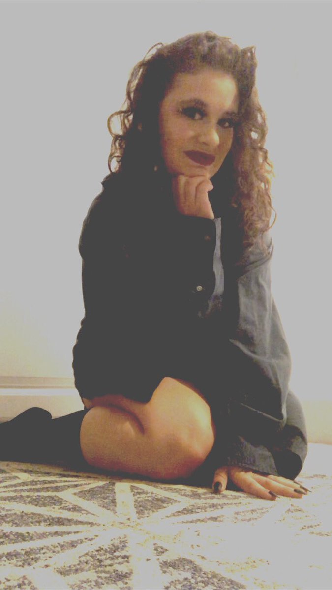 Welcum2TheHive's tweet photo. Wanna see what’s under the shirt? Head over to my of to find out. First 10 subscribers get 50% off.                   

https://t.co/dXVFByo6oZ https://t.co/Tg4etG3vlX